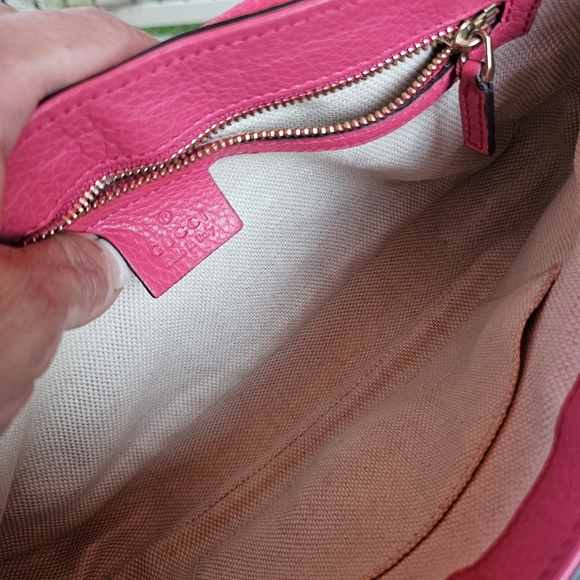 Gucci Soho Chain Crossbody Bag in Rare Hot Pink Leather - Picture 6 of 10